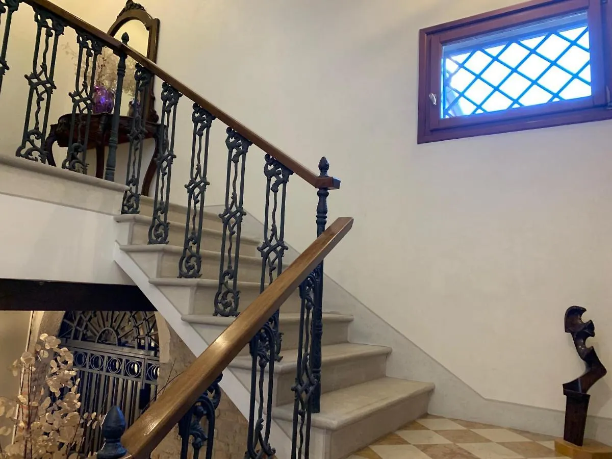 Casa Verde Canal View Apartment ヴェネツィア