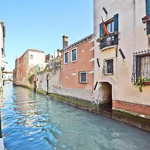 Appartamento San Barnaba On The Canal, Venezia