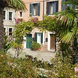 Apartment Sestiere Dorsoduro, A Due Passi Da Zattere, Venedig