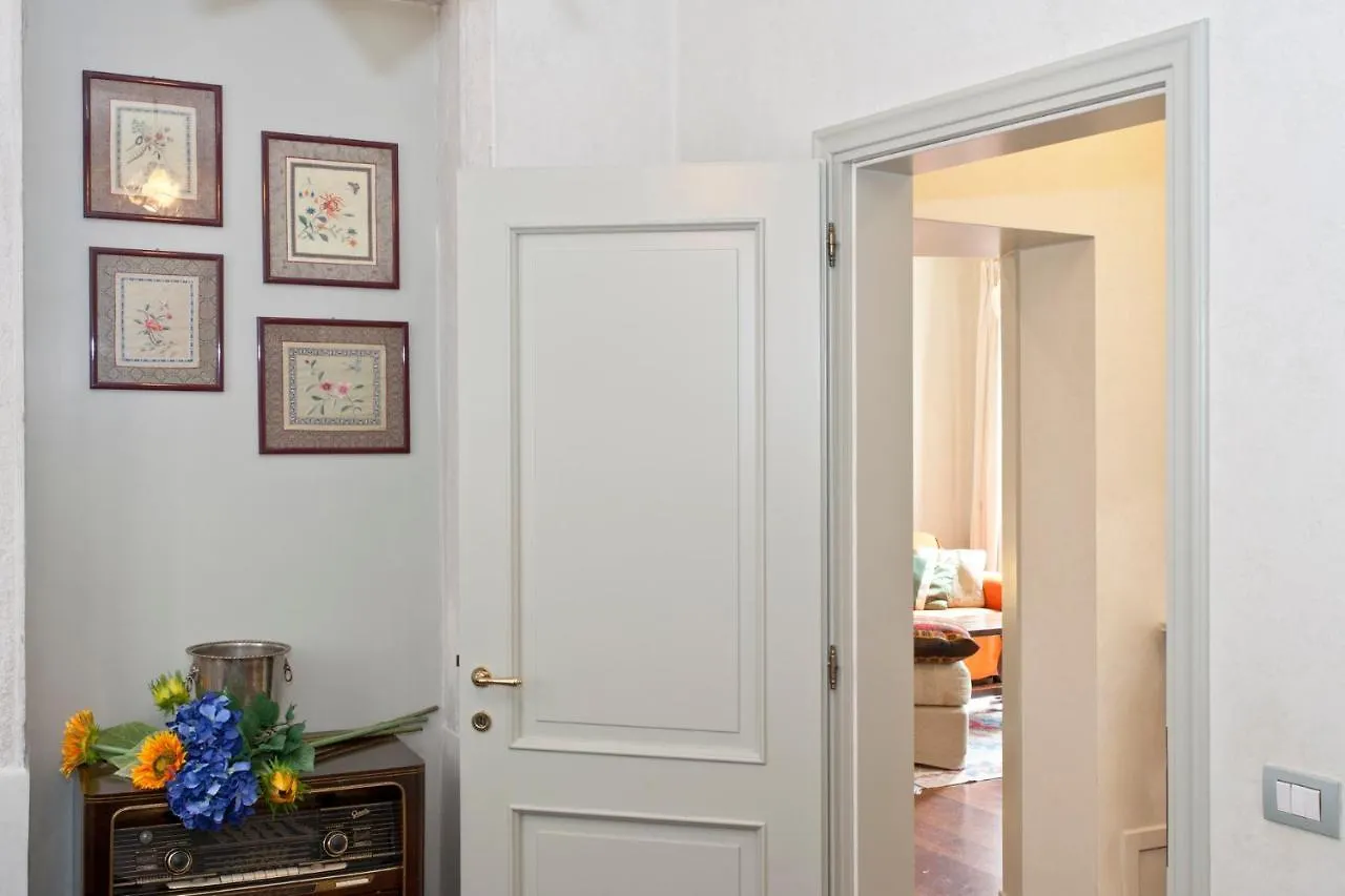 Casa Verde Canal View Apartment Venice Italy