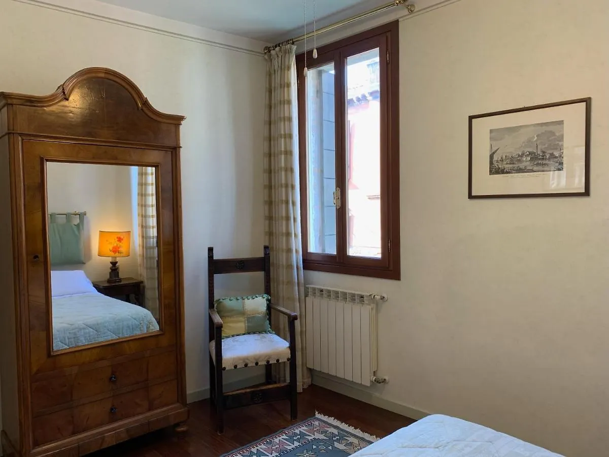 Casa Verde Canal View Apartment Venice