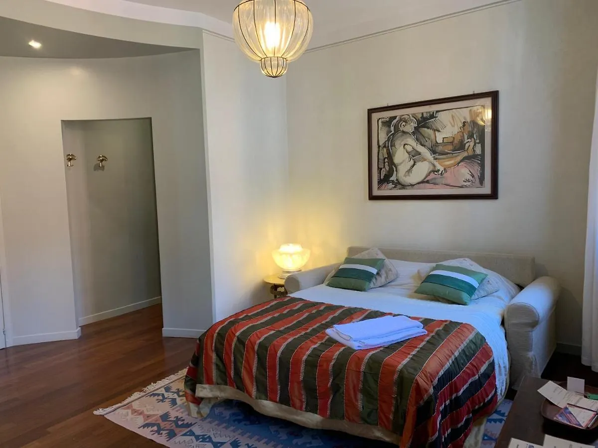 Casa Verde Canal View Apartment Venice